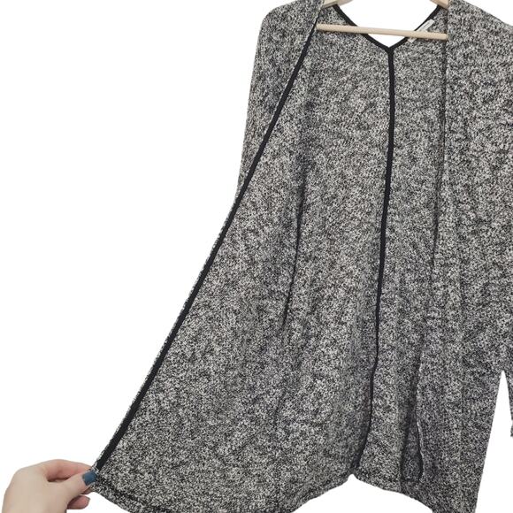 American Eagle Outfitters | Open Front Contrast Trim Soft Marled Cardigan - Picture 3 of 8